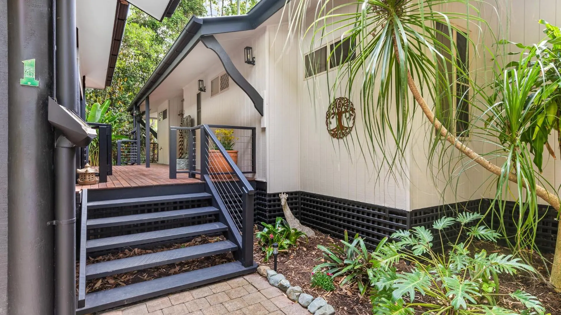 Elevata Villa Luxe Spa Jacuzzi - Wood Fire - Claw Bath - Pet Friendly Montville Australia
